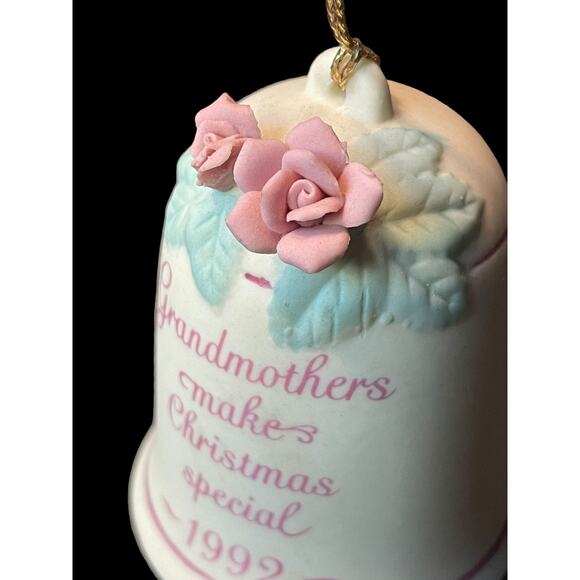 1992 American Greetings Grandmothers Make Christmas Special Porcelain Ornament - Picture 2 of 10